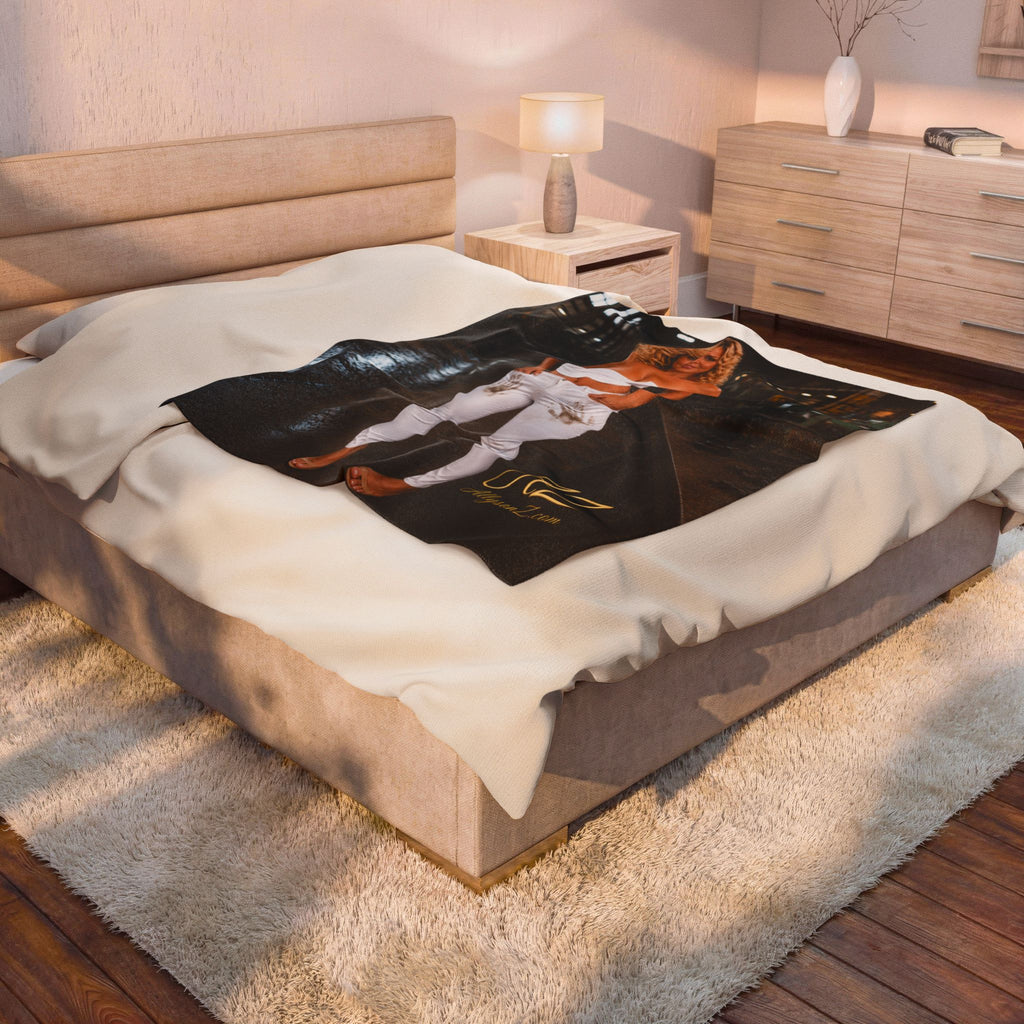 Allyson Z  Work Day Collection Premium Velveteen 50" x 60" Throw Blanket